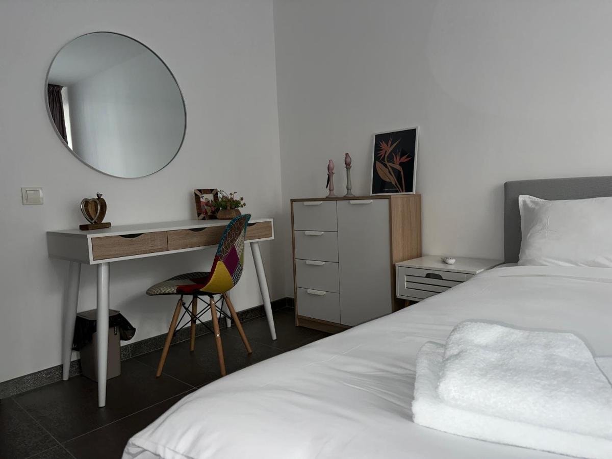 Xox Comfort Obregia Bukares Bagian luar foto